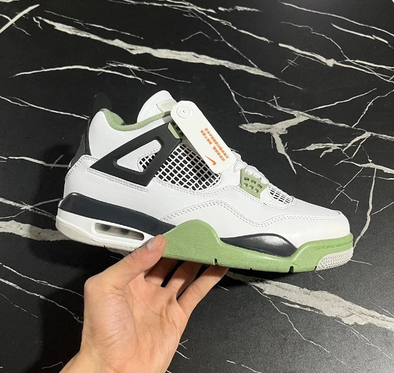 Jordan Retro 4